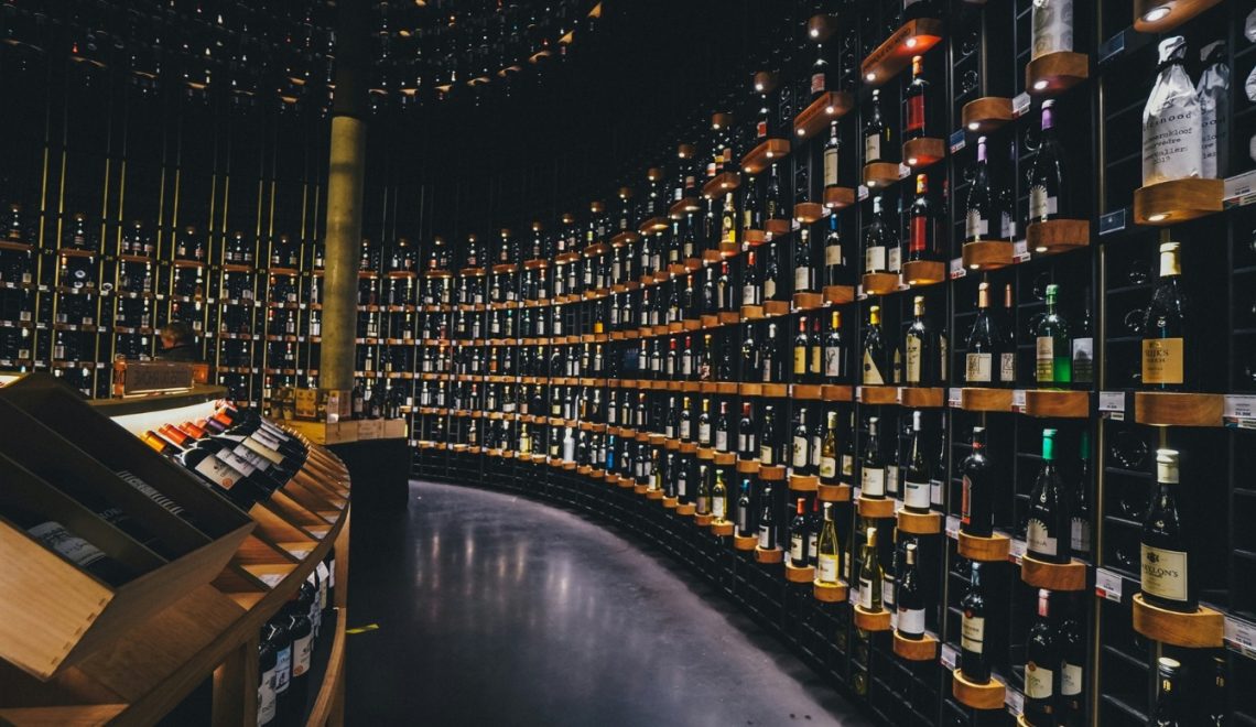Cave à vin de luxe lors d'un événement exclusif StedoConnections à Monaco